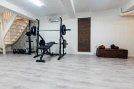 Fitnessruimte met apparatuur - Joeri Zwart